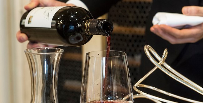 he Gritti Epicurean School cooking risotto