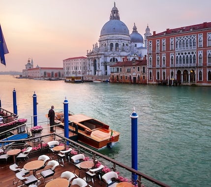 Private water taxi
